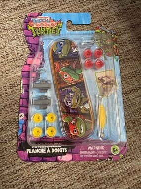 Teenage Mutant Ninja Turtles TMNT Fingerboard Skateboard Kit NIP 2025